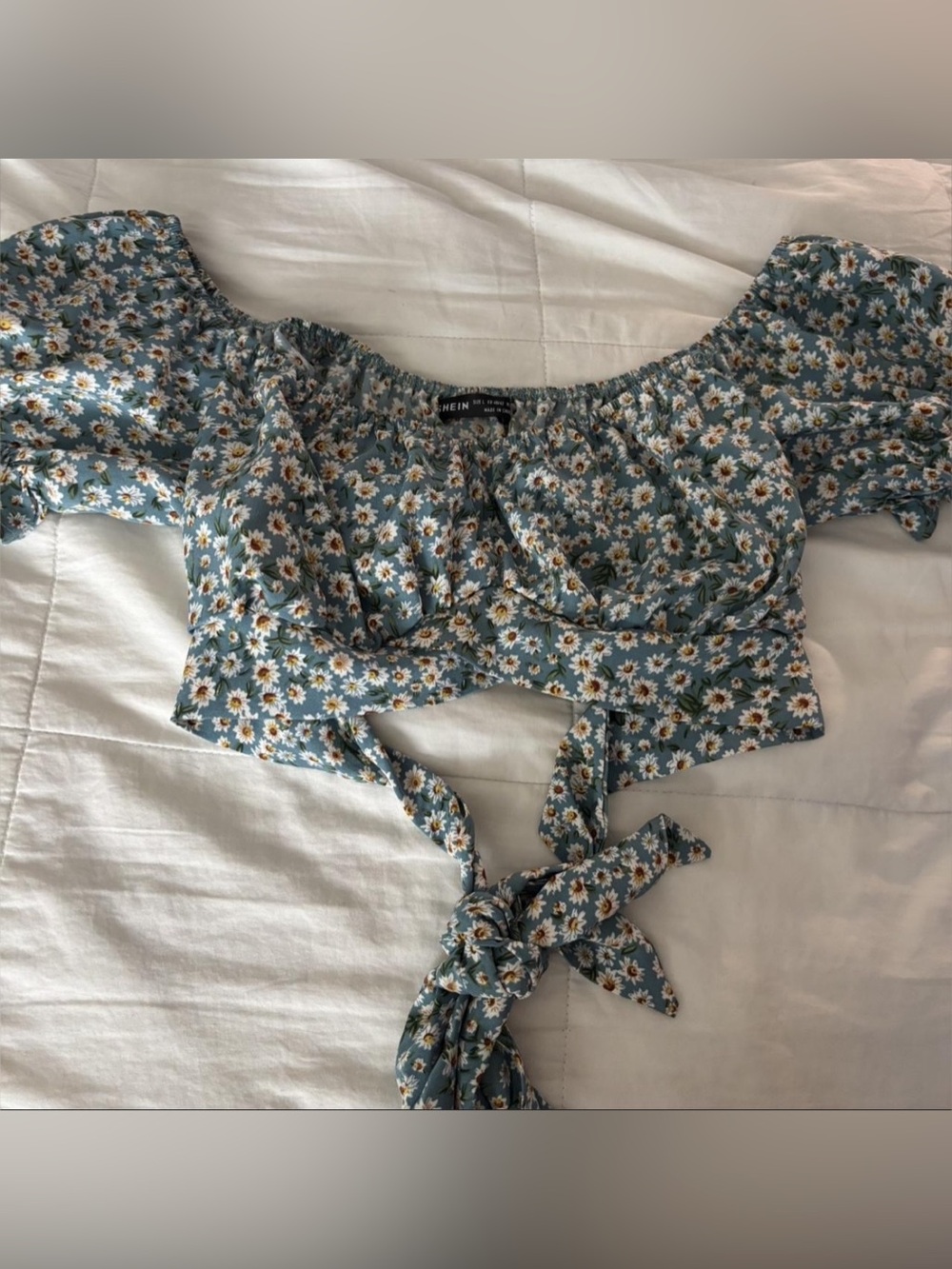 SHEIN Daisy Floral Puff Sleeve Tie Front Crop Top Blue